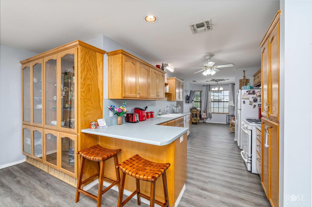 Image 11 of property listing at 57 W 34th Street, San Angelo, TX 76903