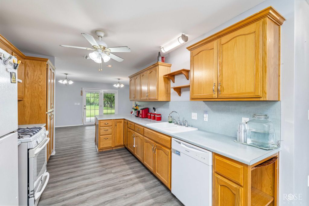 Image 13 of property listing at 57 W 34th Street, San Angelo, TX 76903
