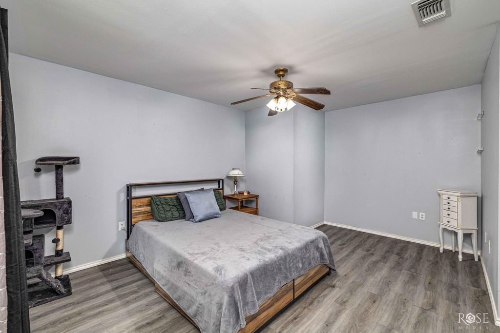 Image 16 of property listing at 57 W 34th Street, San Angelo, TX 76903