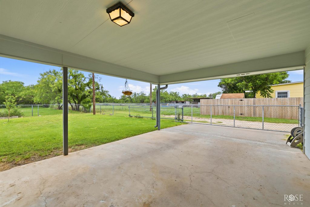 Image 23 of property listing at 57 W 34th Street, San Angelo, TX 76903