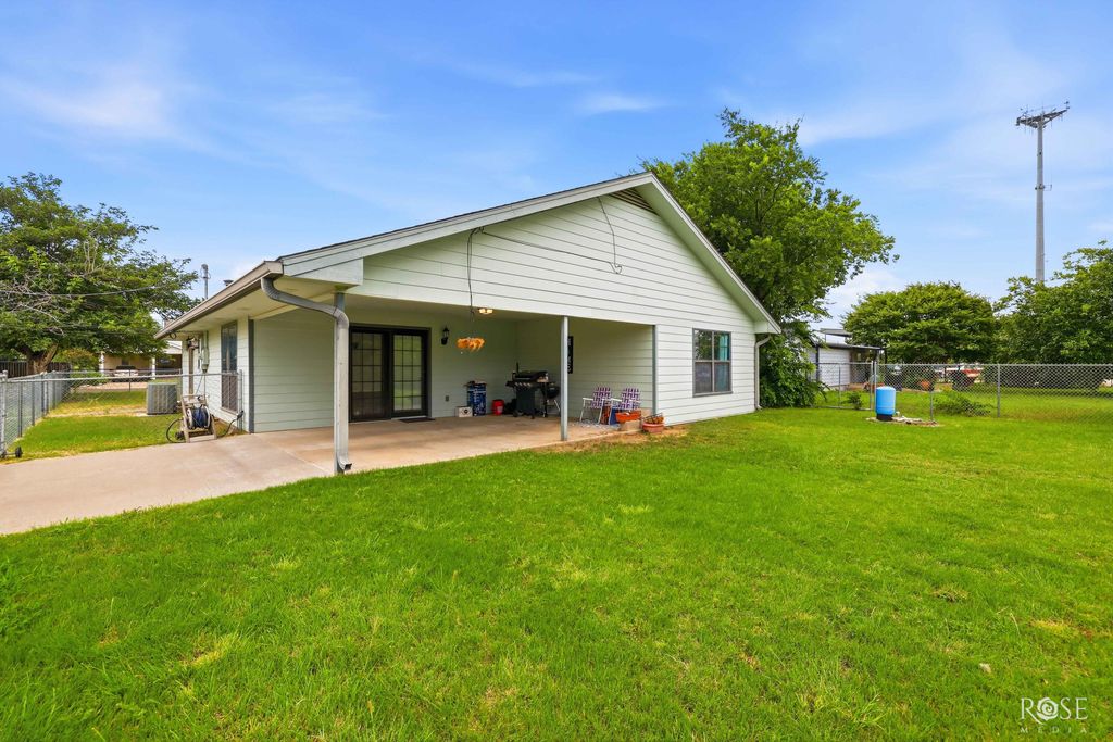 Image 24 of property listing at 57 W 34th Street, San Angelo, TX 76903