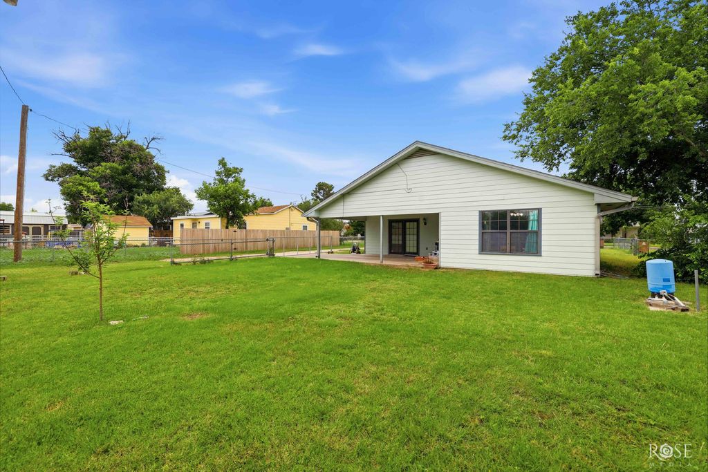 Image 26 of property listing at 57 W 34th Street, San Angelo, TX 76903