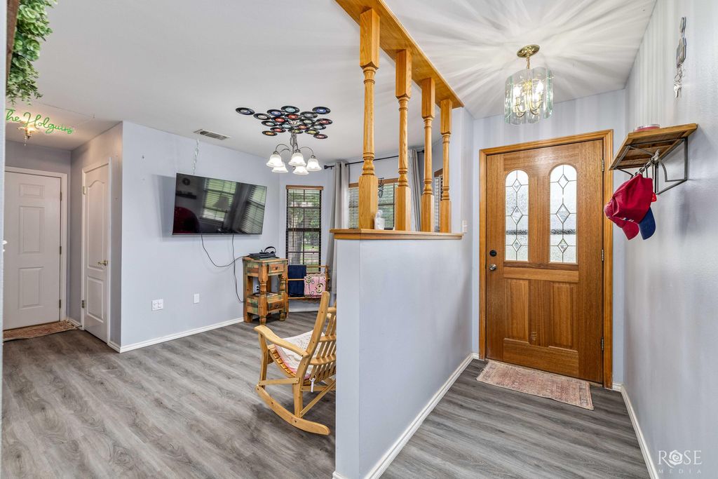 Image 7 of property listing at 57 W 34th Street, San Angelo, TX 76903