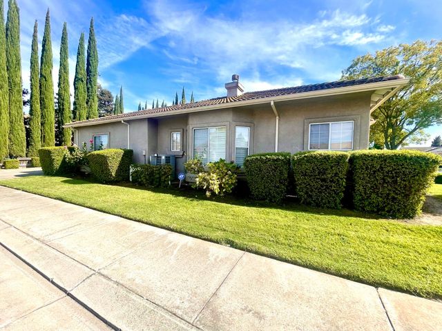 9762 Deep Water Ln, Stockton, CA 95219