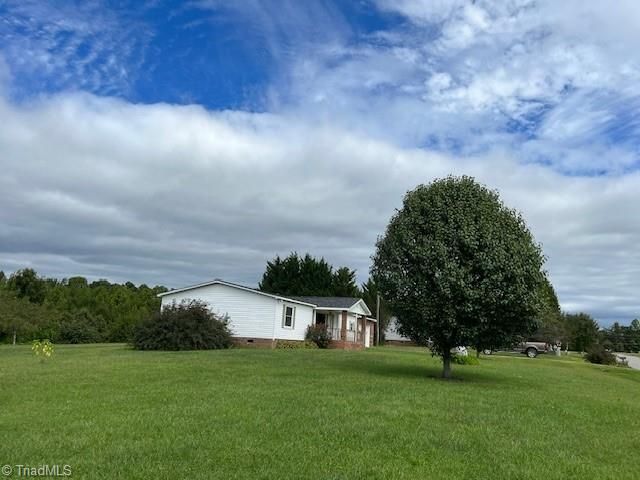 180 Cedar Lake Trail, Mount Airy, NC 27030