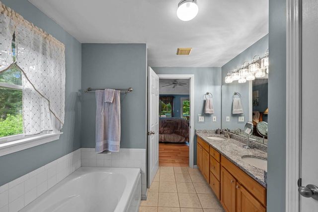 1 Trent Road, Hooksett, NH 03106