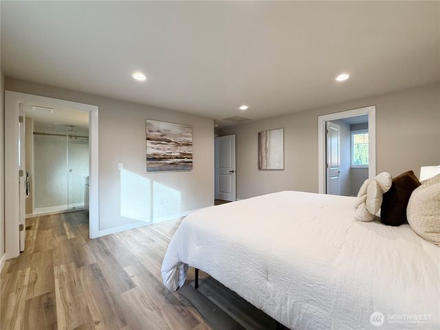 15905 118th Place NE, Bothell, WA 98011