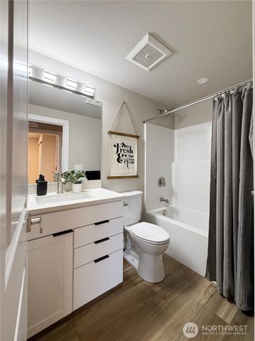 15905 118th Place NE, Bothell, WA 98011