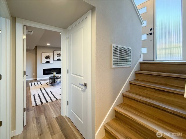 15905 118th Place NE, Bothell, WA 98011