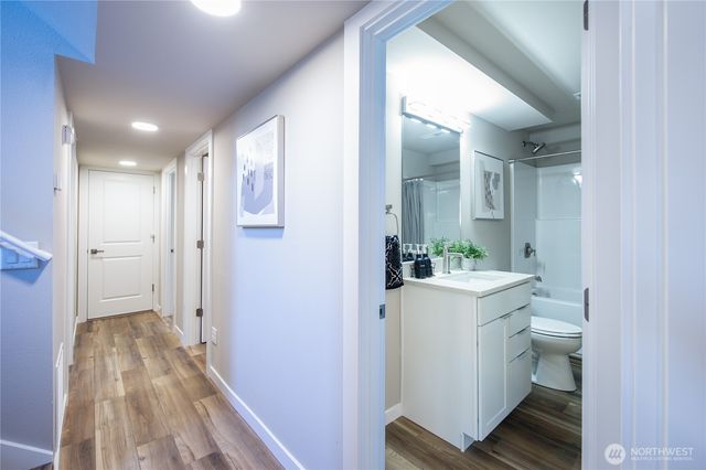 15905 118th Place NE, Bothell, WA 98011