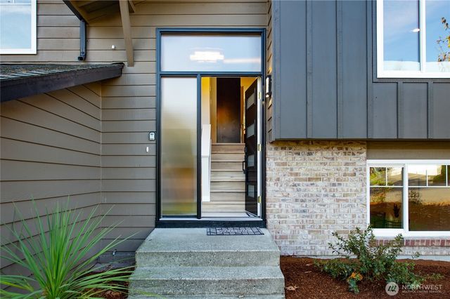 15905 118th Place NE, Bothell, WA 98011