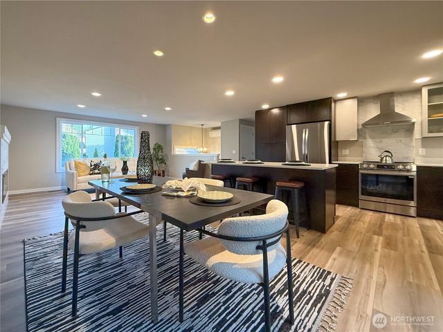 15905 118th Place NE, Bothell, WA 98011