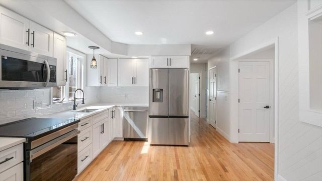 260 Cumberland Ave, North Attleboro, MA 02760