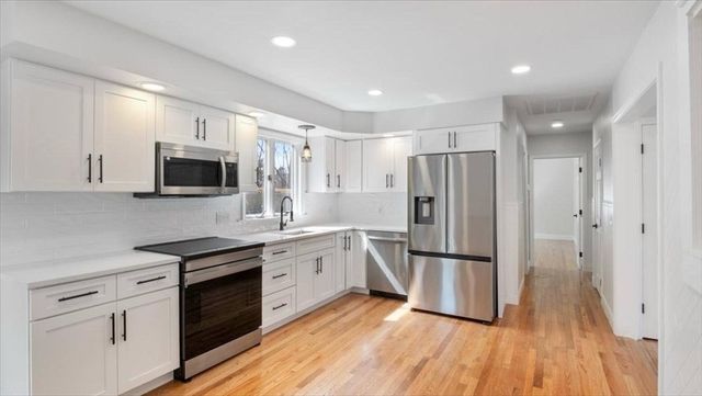 260 Cumberland Ave, North Attleboro, MA 02760