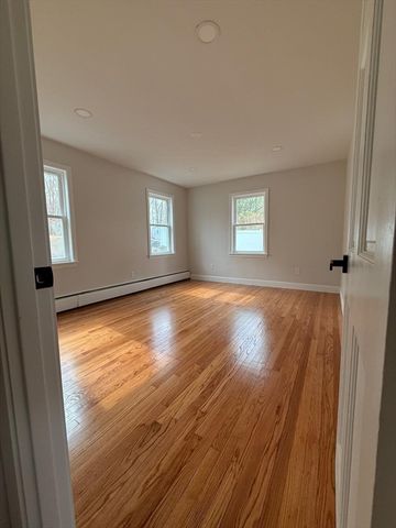 260 Cumberland Ave, North Attleboro, MA 02760