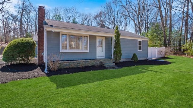 260 Cumberland Ave, North Attleboro, MA 02760