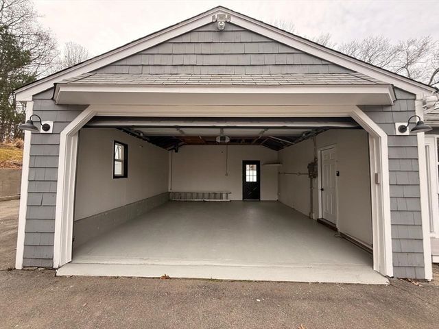 260 Cumberland Ave, North Attleboro, MA 02760