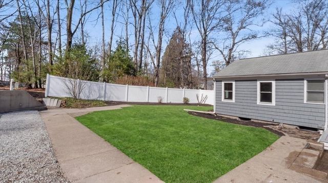 260 Cumberland Ave, North Attleboro, MA 02760