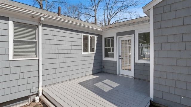 260 Cumberland Ave, North Attleboro, MA 02760