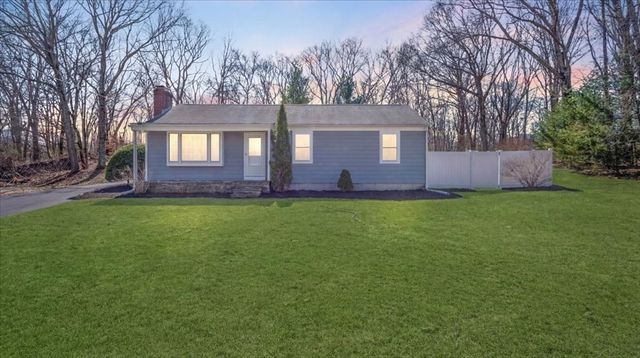 260 Cumberland Ave, North Attleboro, MA 02760