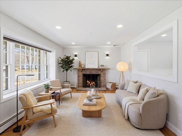 260 Cumberland Ave, North Attleboro, MA 02760