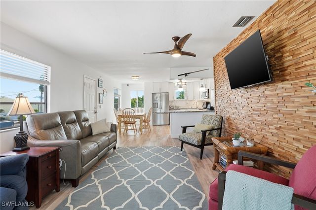 7 Avenida Carita, Fort Myers Beach, FL 33931