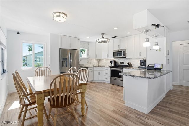 7 Avenida Carita, Fort Myers Beach, FL 33931