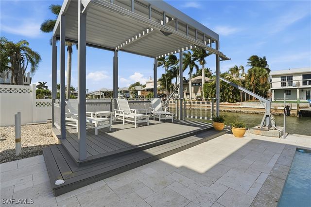 7 Avenida Carita, Fort Myers Beach, FL 33931