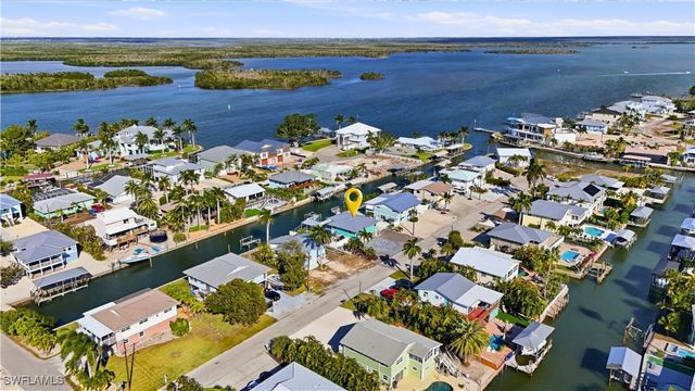 7 Avenida Carita, Fort Myers Beach, FL 33931