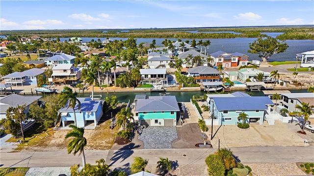 7 Avenida Carita, Fort Myers Beach, FL 33931