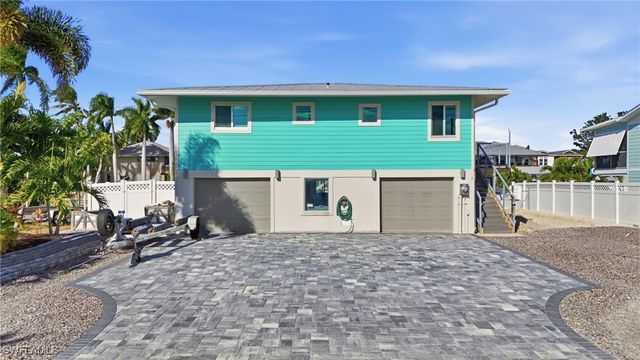7 Avenida Carita, Fort Myers Beach, FL 33931