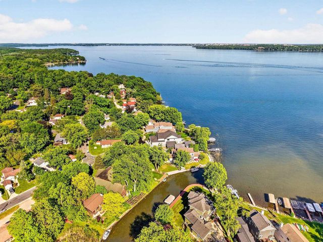 2830 Tomahawk Court, Middleton, WI 53562