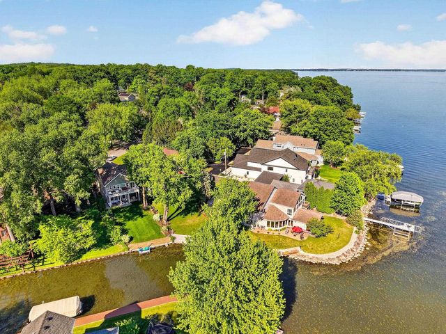 2830 Tomahawk Court, Middleton, WI 53562