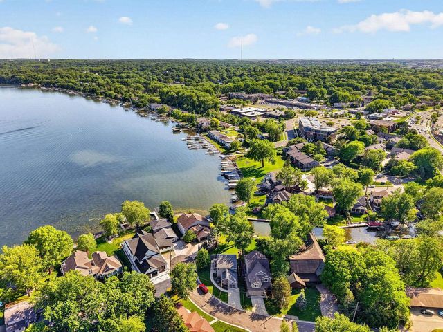 2830 Tomahawk Court, Middleton, WI 53562