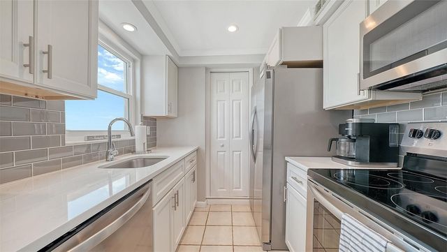 1255 TARPON CENTER DRIVE 406, Venice, FL 34285