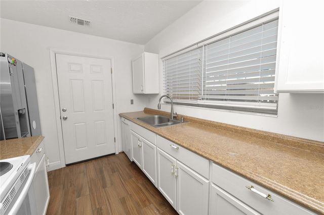 11902 LAKEMIST CIRCLE 11902, Temple Terrace, FL 33617