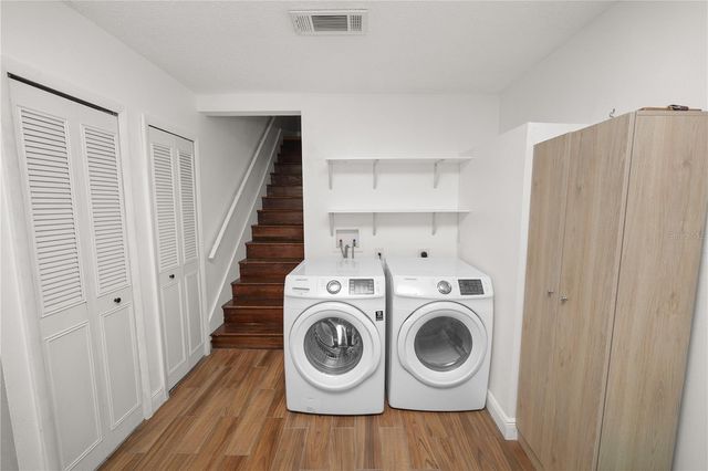 11902 LAKEMIST CIRCLE 11902, Temple Terrace, FL 33617