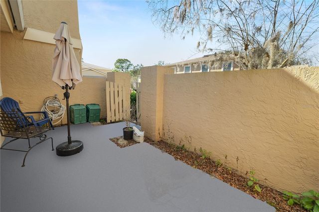 11902 LAKEMIST CIRCLE 11902, Temple Terrace, FL 33617