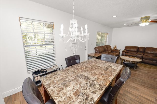 11902 LAKEMIST CIRCLE 11902, Temple Terrace, FL 33617