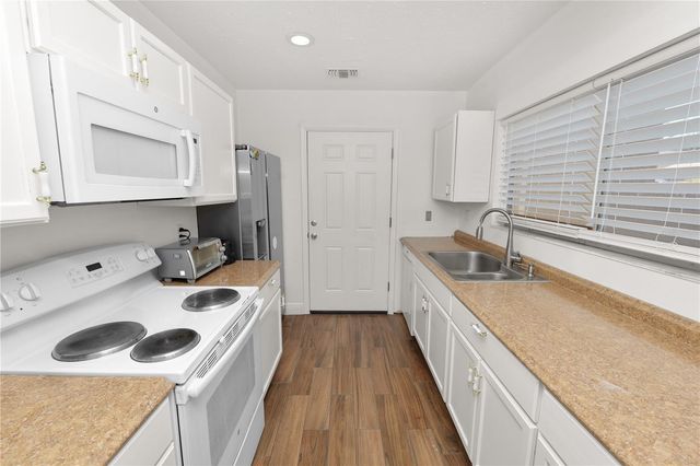 11902 LAKEMIST CIRCLE 11902, Temple Terrace, FL 33617