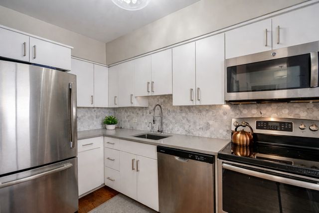 1550 N Lake Shore Drive 7E, Chicago, IL 60610