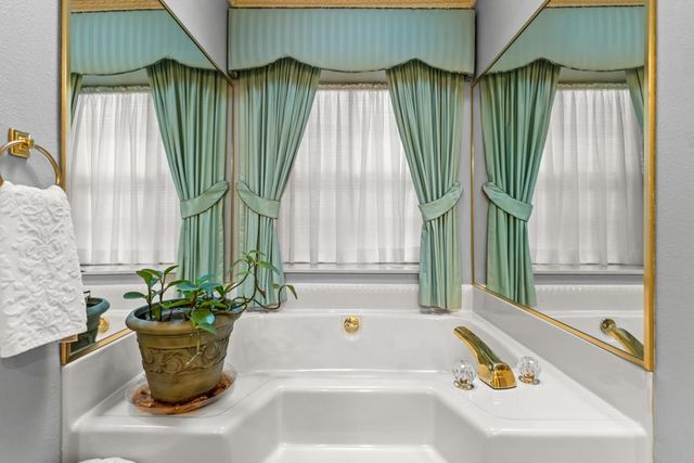 106 Cheyenne Street, Gilmer, TX 75644