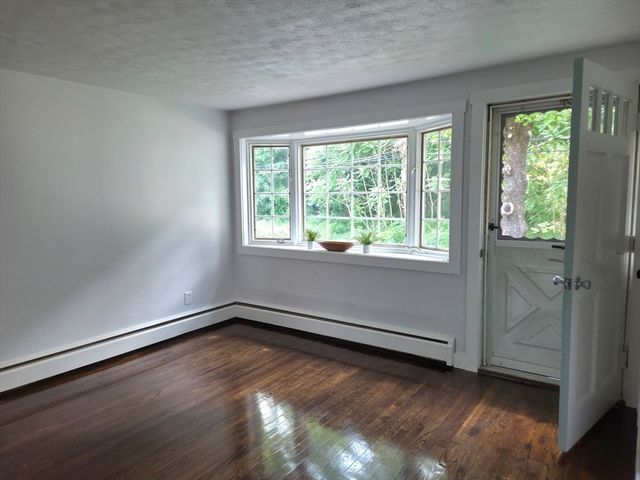 21 Washington St, Shrewsbury, MA 01545