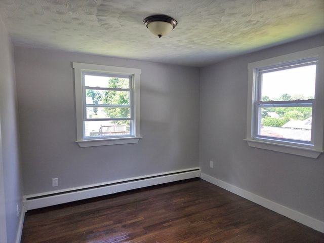 21 Washington St, Shrewsbury, MA 01545