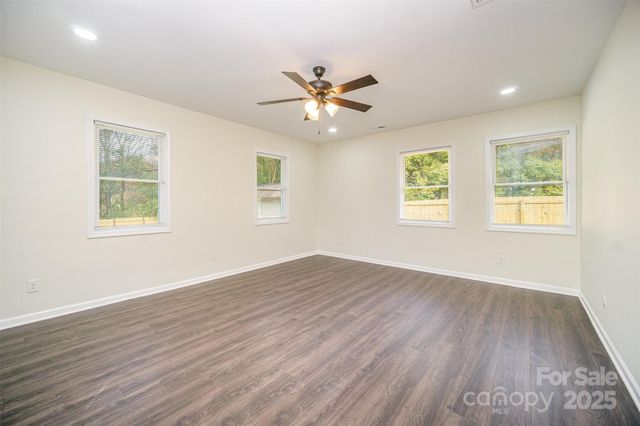 8624 Sharonbrook Drive, Charlotte, NC 28210