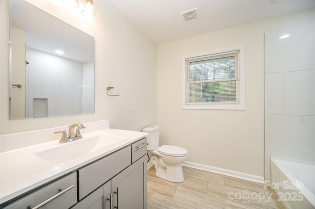 8624 Sharonbrook Drive, Charlotte, NC 28210