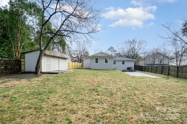 8624 Sharonbrook Drive, Charlotte, NC 28210