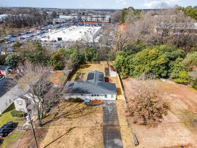 8624 Sharonbrook Drive, Charlotte, NC 28210