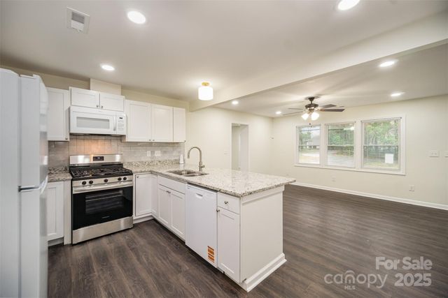 8624 Sharonbrook Drive, Charlotte, NC 28210