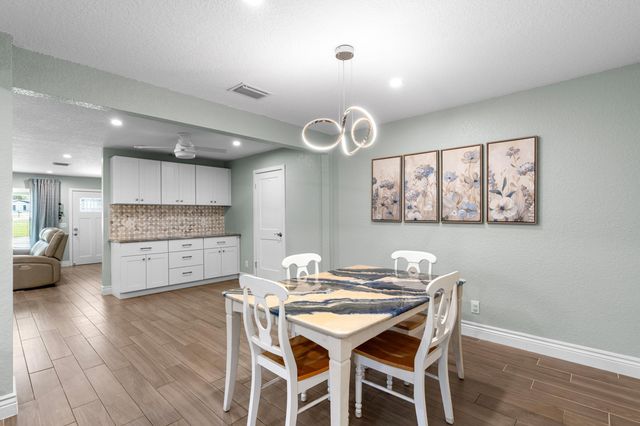 2890 SE 1st Court, Boynton Beach, FL 33435